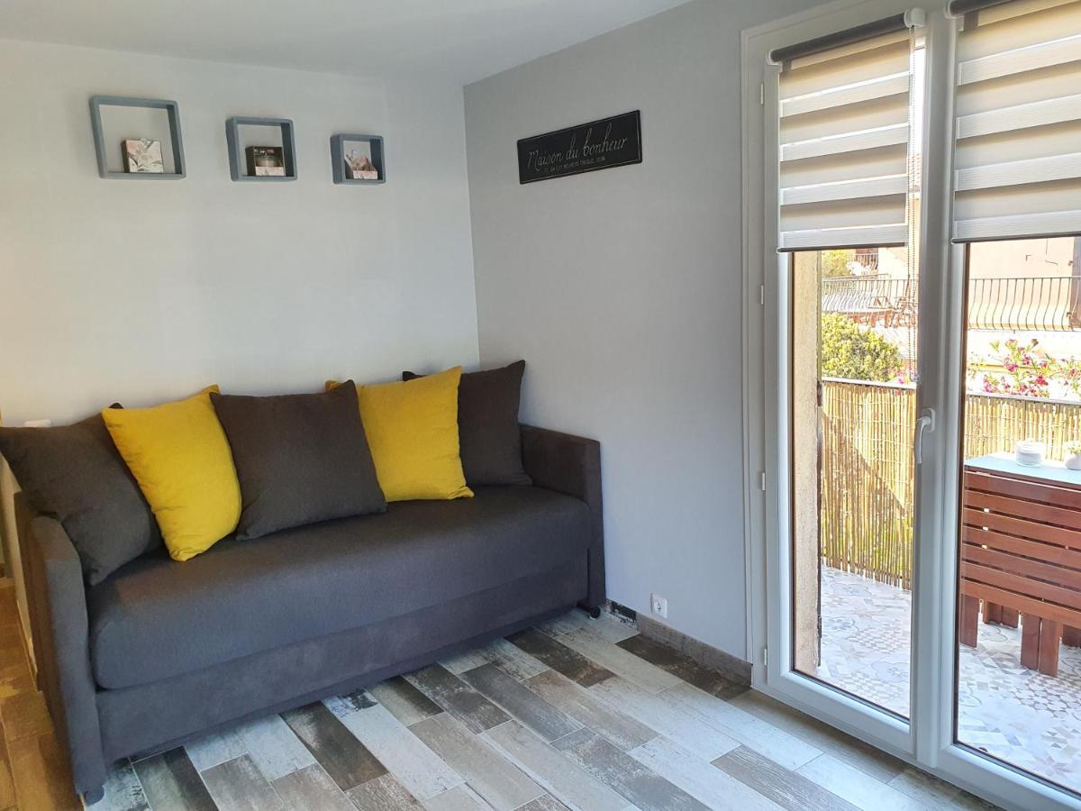 Studio Acces Direct A La Plage La Londe-les-Maures Exterior photo
